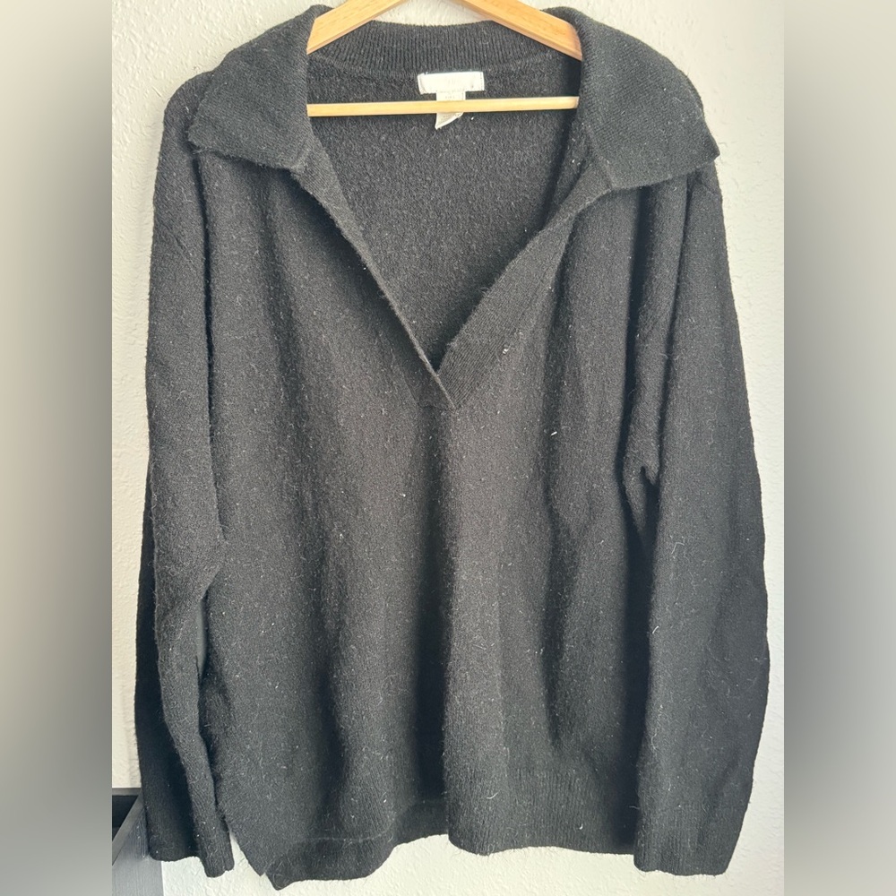 Black Collared H&M Sweater